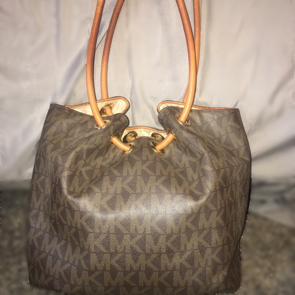 Michael Kors purse - Picture 2 of 3